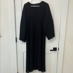 Elegant Black Pleated Dress